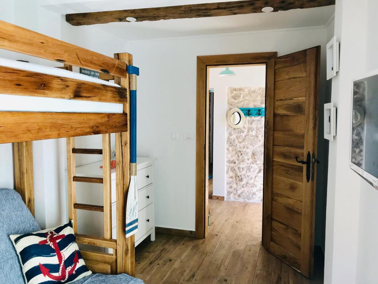 Apartman Bervida Murter Buitenkant foto